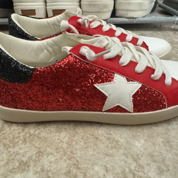 Red and White Sporty Low-Top Glitter Star Sneakers - Picture 3 of 4